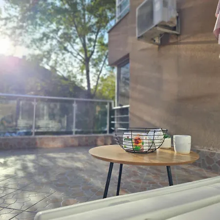 Two Big Bed Apartment&free Underground Parking