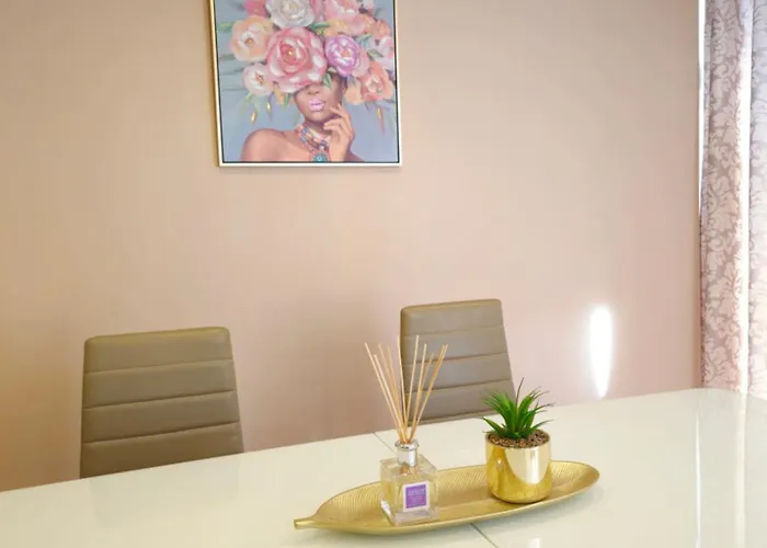 Two Big Bed & Free Underground Parking * ソフィア