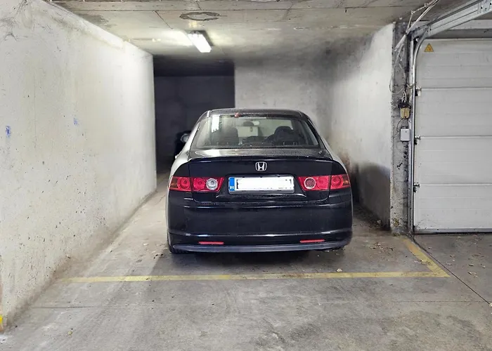 Two Big Bed & Free Underground Parking アパート ソフィア