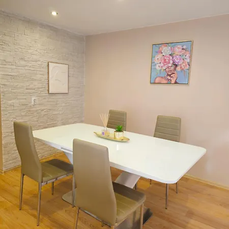 Appartement Two Big Bed & Free Underground Parking *